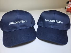 cap with logo embroised